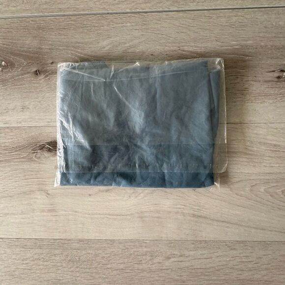 Southern Sass Smocks Tractor French Knot
Shirt Blue 5 NWT‎ IN PACKAGING - Picture 3 of 6